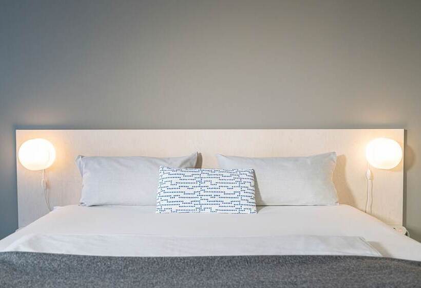 اتاق استاندارد, Big Mama Berlin