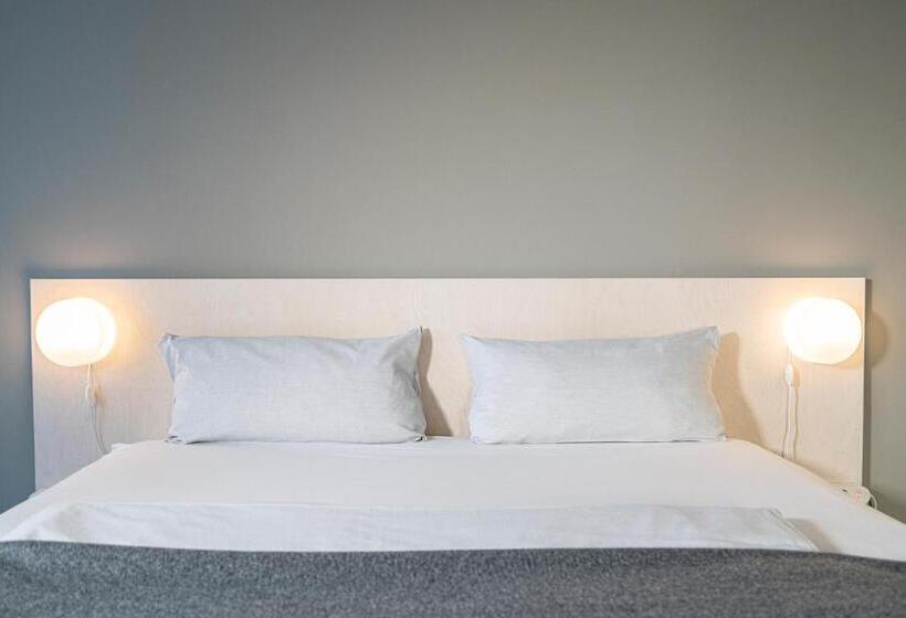 اتاق استاندارد, Big Mama Berlin