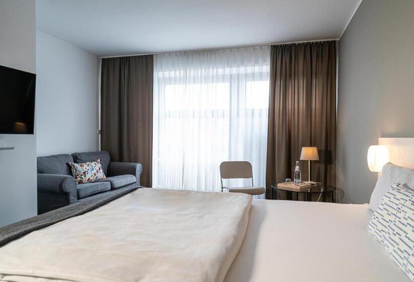 اتاق استاندارد, Big Mama Berlin