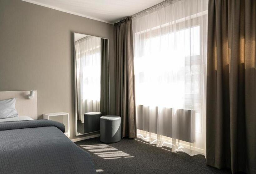 اتاق خانوادگی, Big Mama Berlin