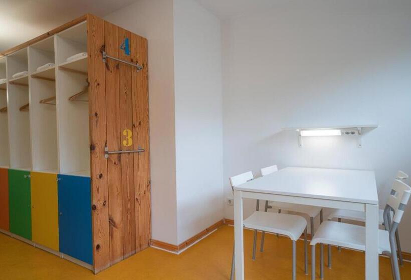 Bed in Shared Room with Shared Bathroom, Big Mama Berlin