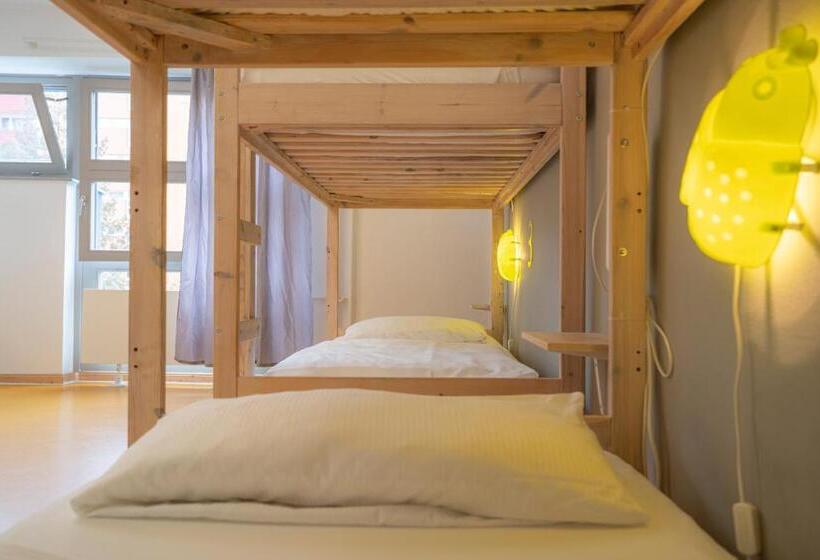 Bed in Shared Room with Shared Bathroom, Big Mama Berlin