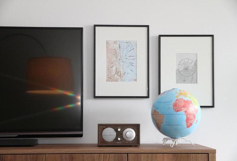 اتاق استاندارد, Big Mama Berlin