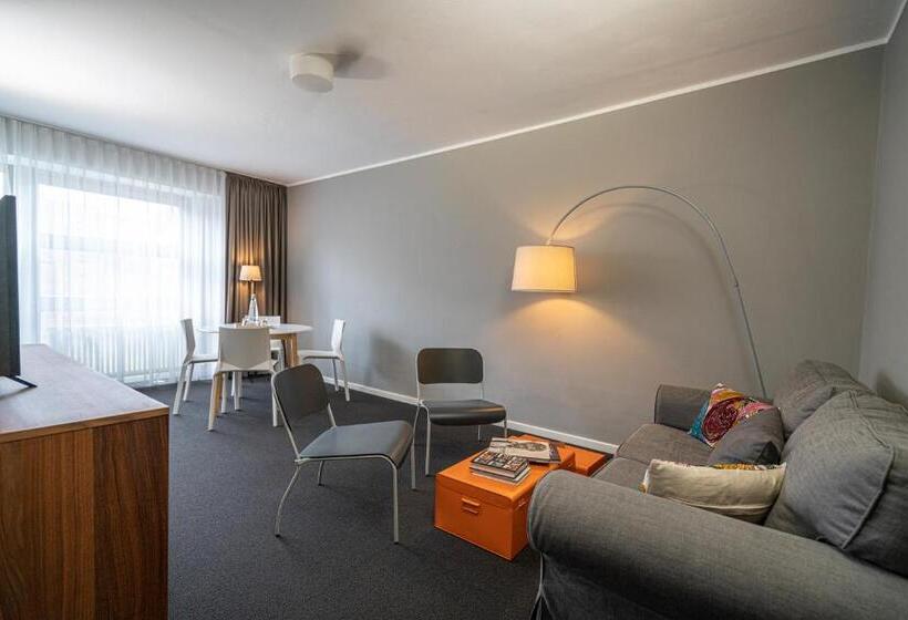 اتاق استاندارد, Big Mama Berlin