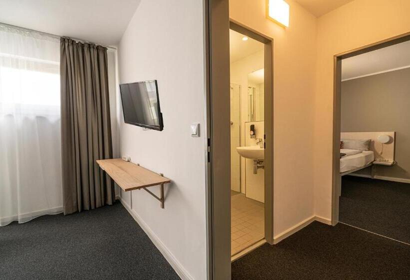 اتاق خانوادگی, Big Mama Berlin