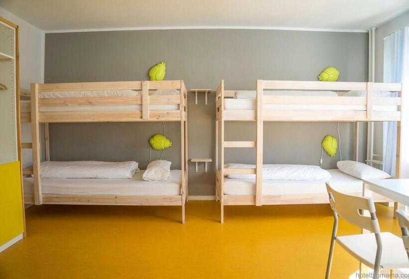 Bed in Shared Room with Shared Bathroom, Big Mama Berlin