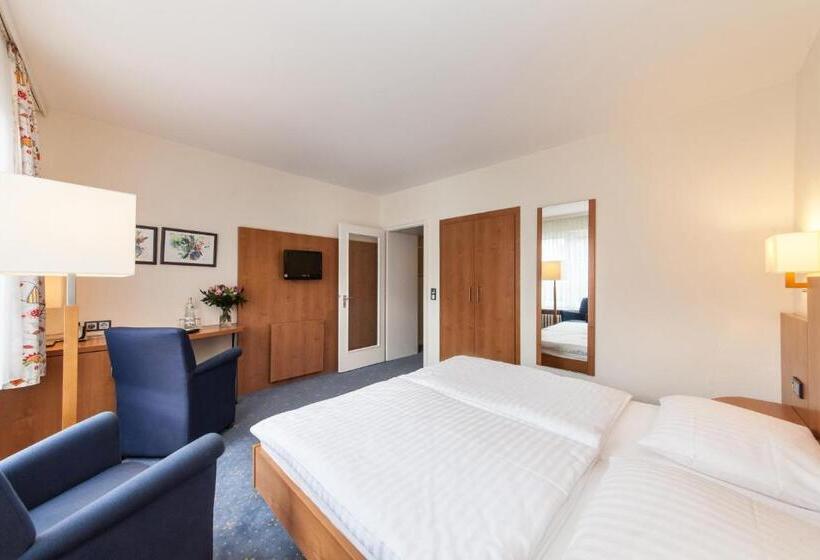 غرفة قياسية ثلاثية, Drei Kronen Elmshorn