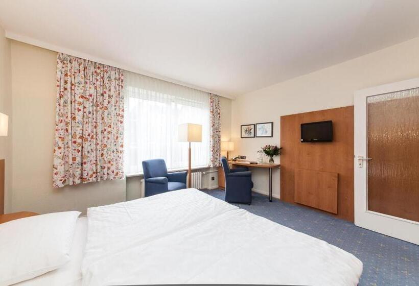 غرفة قياسية ثلاثية, Drei Kronen Elmshorn