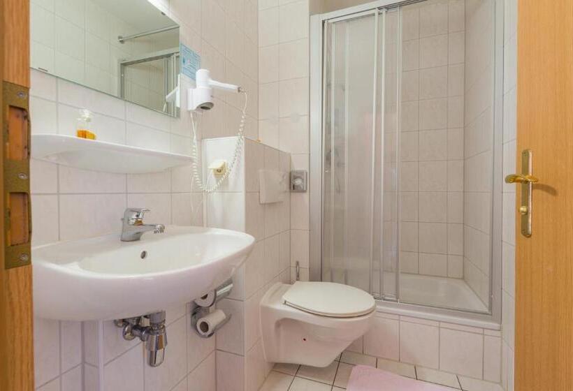 غرفة دور أخير, Haffidyll Garni