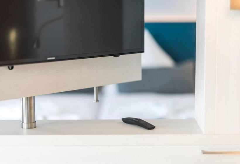 جناح جونيور, Haffidyll Garni