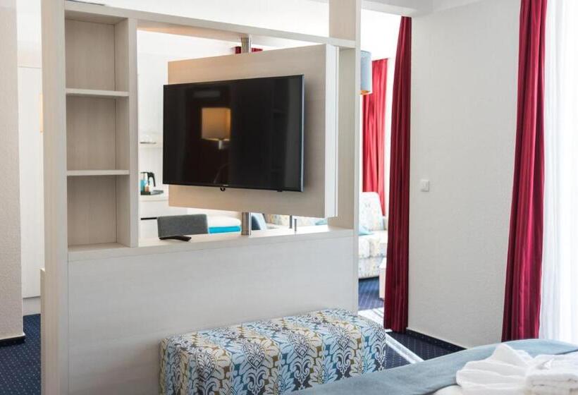 جناح جونيور, Haffidyll Garni