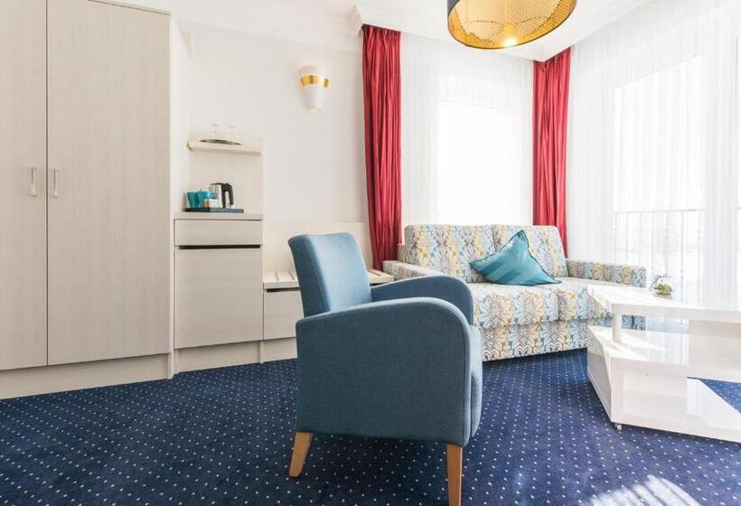 جناح جونيور, Haffidyll Garni