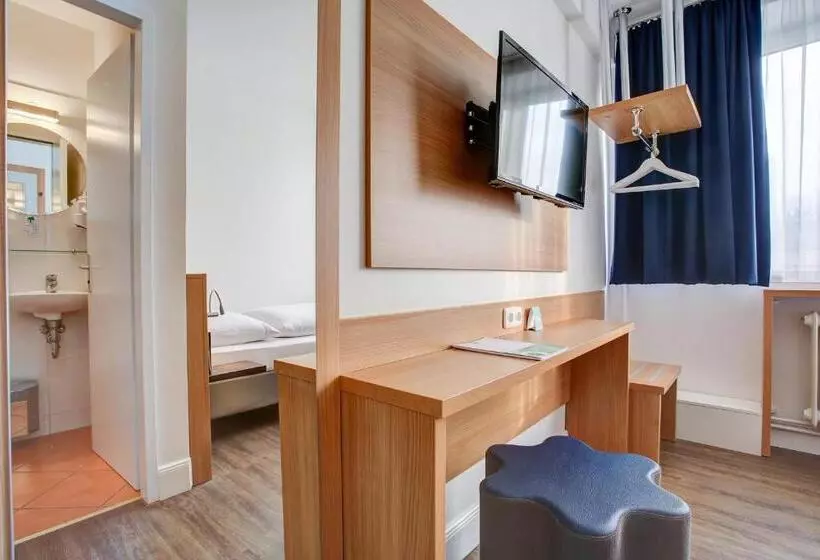 Standard Yhden Hengen Huone, Keese