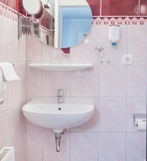 غرفة عائلية, Nordig Free Parking