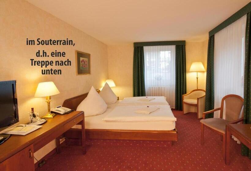 标准单人间, Park