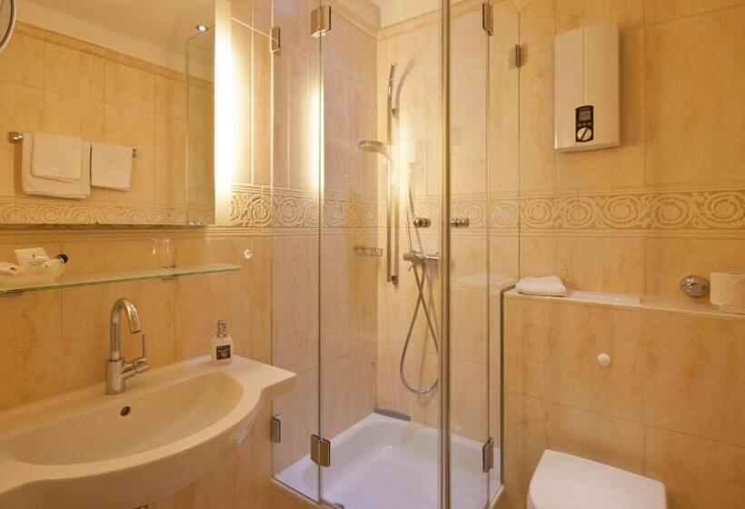 标准单人间, Park