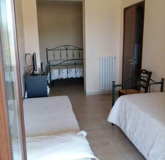 غرفة قياسية رباعية, La Mortella Agriturismo