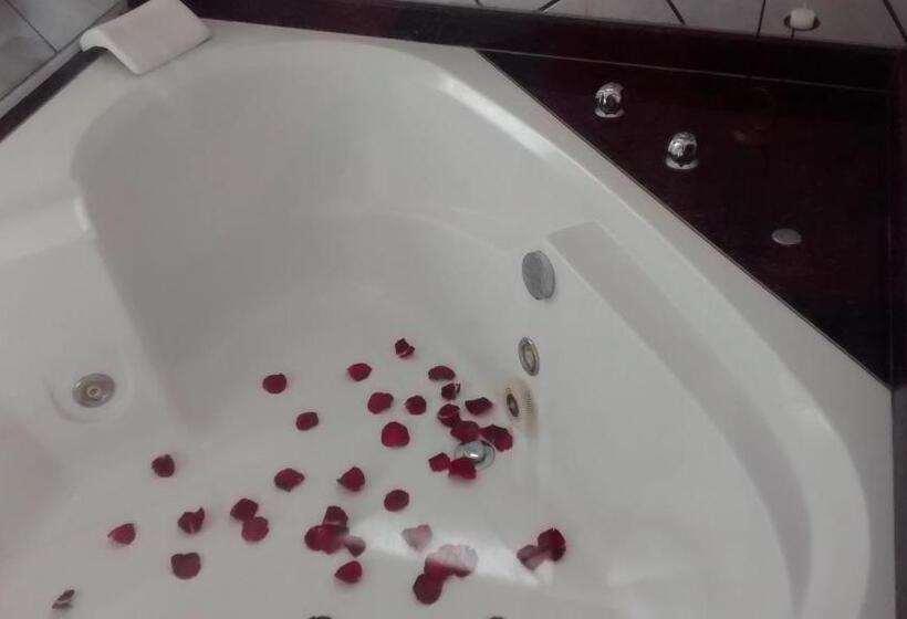 Chambre Standard avec Hidromassage, Pousada Encantos Da Serra