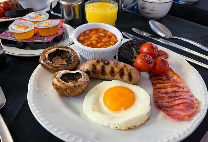 标准三人间, Sutcliffe