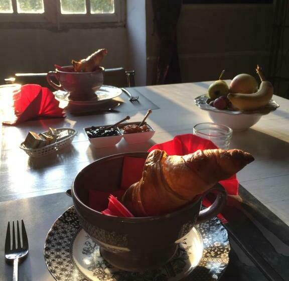 Люкс Вид на Сад, La Manufacture Royale