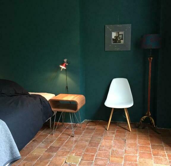 Люкс Вид на Сад, La Manufacture Royale