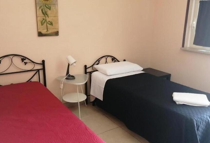 Pokój Czteroosobowy Standard, Beds Ar Colle