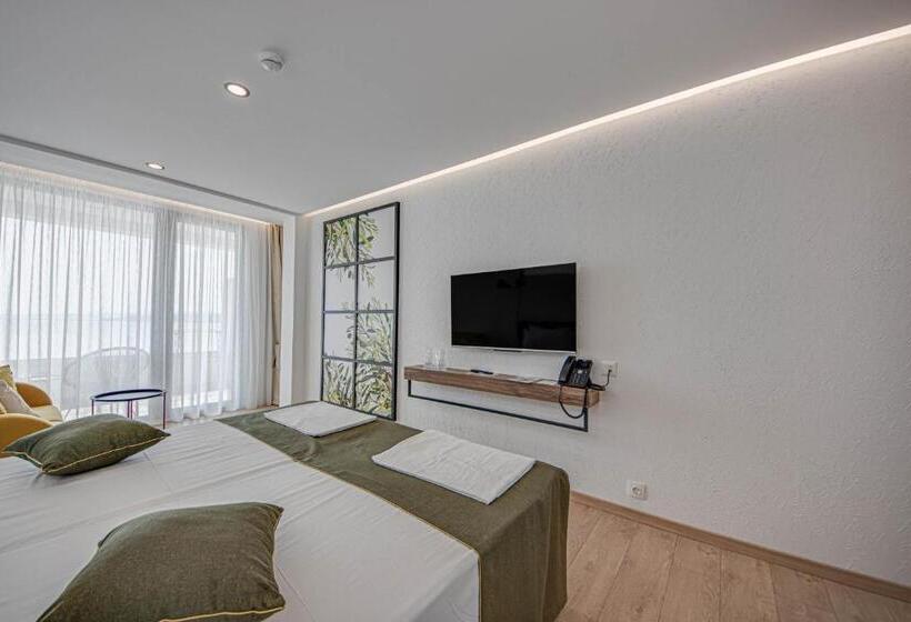 Номер Deluxe Вид на Море с Балконом, Olive Villas Beach