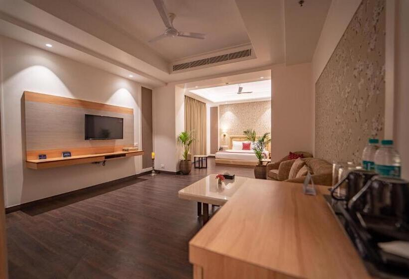 豪华套房, Palasa