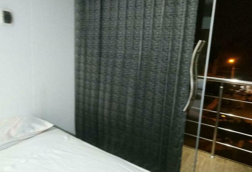 غرفة قياسية فردية, Royal Olympic