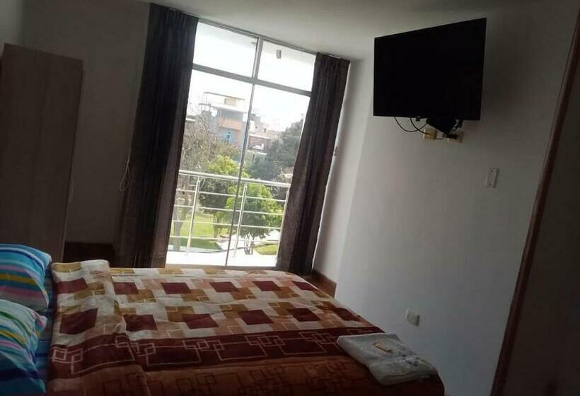 غرفة سوبيريور مطلة على المدينة, Royal Olympic