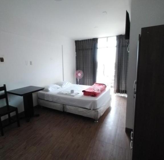 غرفة قياسية مزوَّدة بشُرفة, Royal Olympic