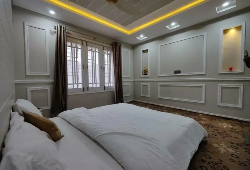اتاق استاندارد, Pyramid Lodge
