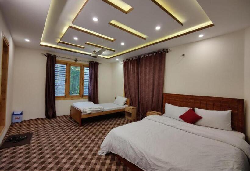 اتاق استاندارد چهار تخته, Pyramid Lodge