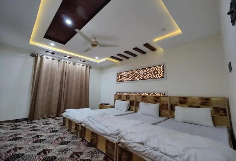 اتاق استاندارد چهار تخته, Pyramid Lodge