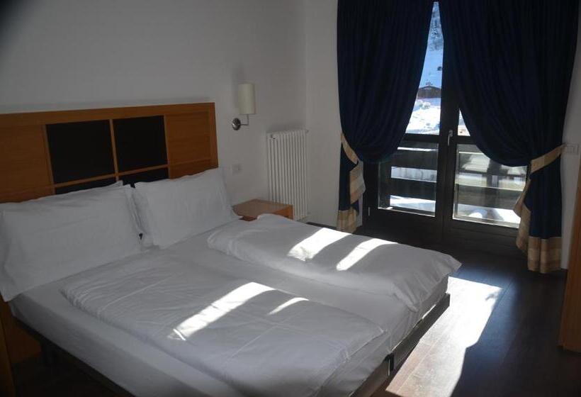 Standard Quadruple Room with Bunk Beds, Dolomiti Chalet