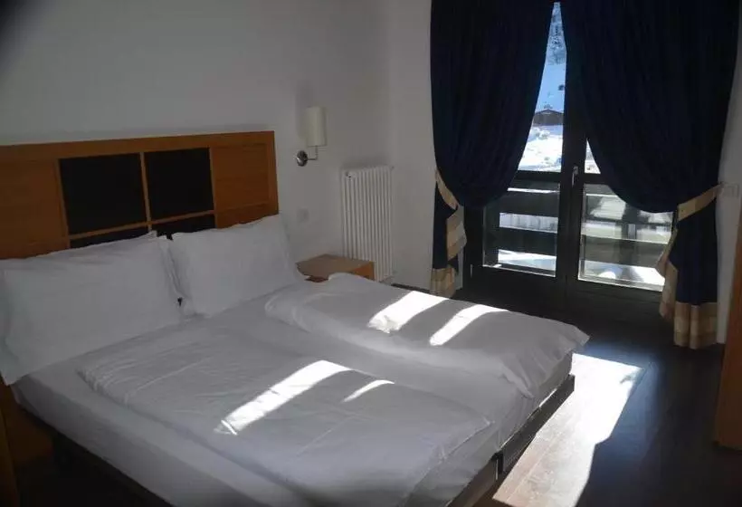 Standard Quadruple Room with Bunk Beds, Dolomiti Chalet