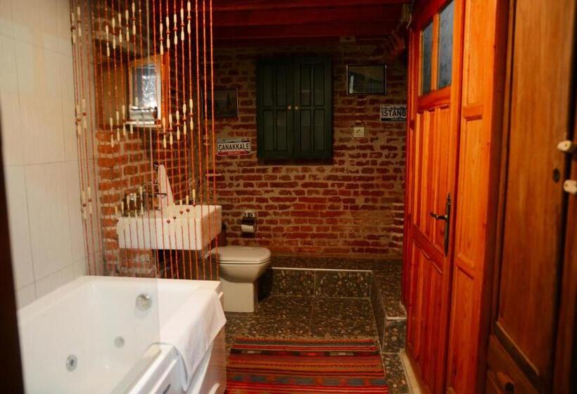 Номер Стандарт, Cunda Zehra Teyzenin Evi