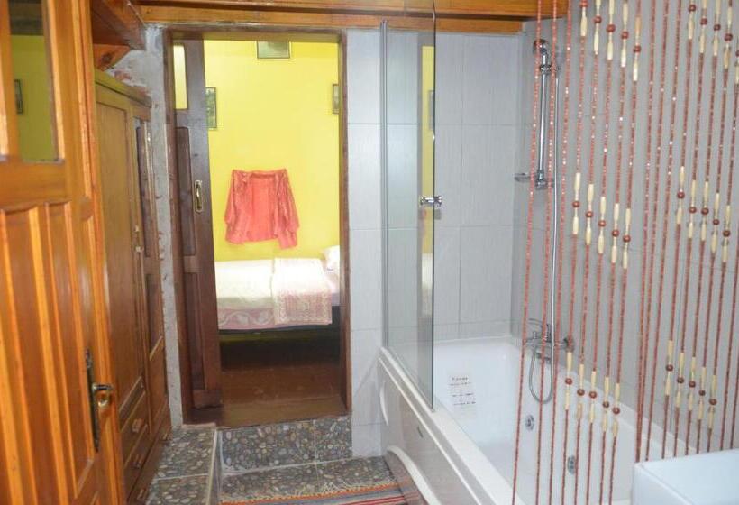 Номер Стандарт, Cunda Zehra Teyzenin Evi