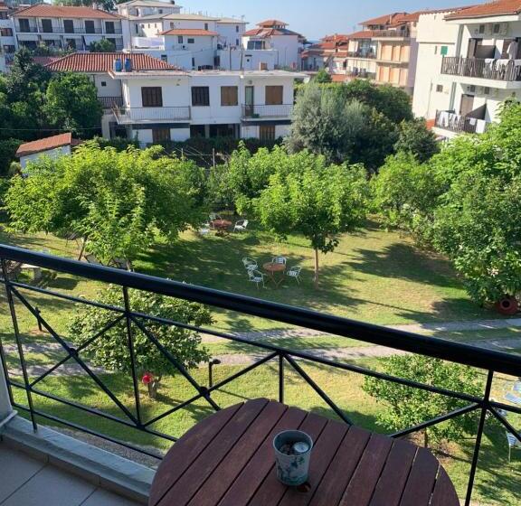 חדר סטנדרט, Eleana