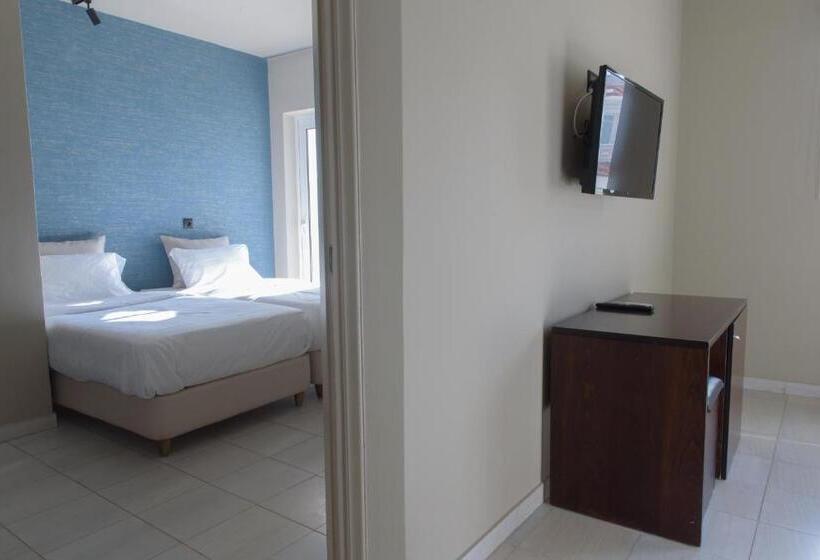 غرفة عائلية مطلّة علي البحر, Nafpaktos