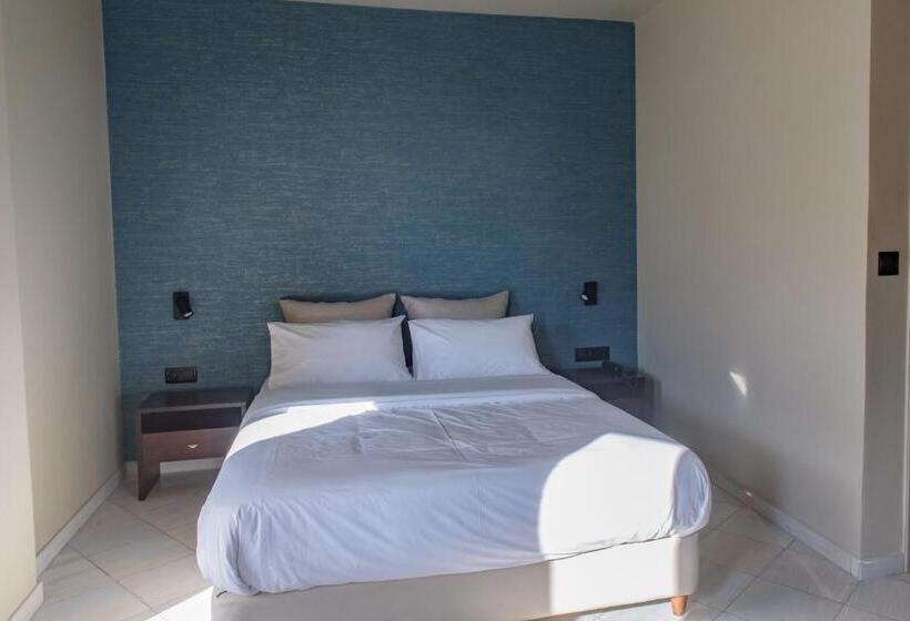 غرفة عائلية مطلّة علي البحر, Nafpaktos