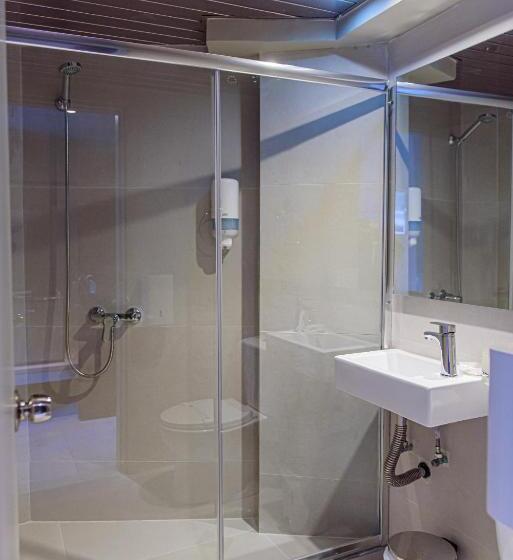 غرفة قياسية, Nafpaktos