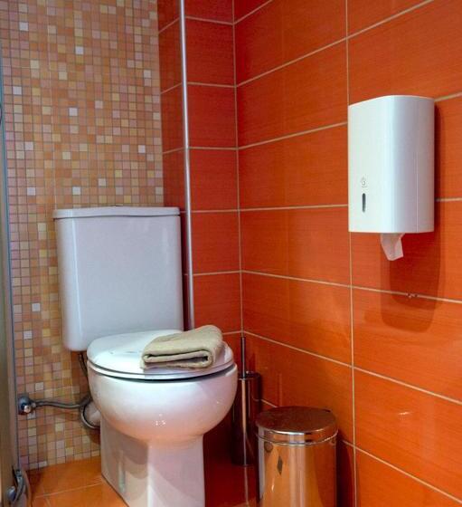 غرفة قياسية ثلاثية, Nafpaktos