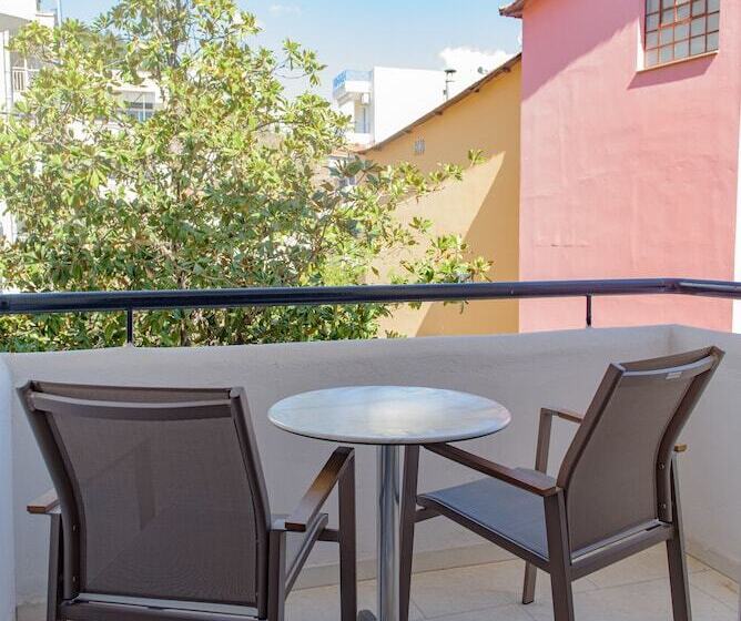 غرفة قياسية, Nafpaktos