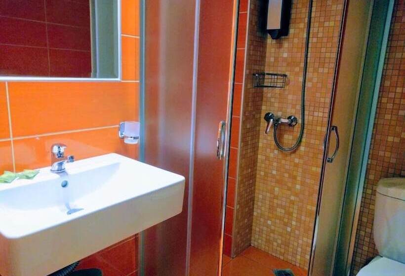 غرفة قياسية, Nafpaktos