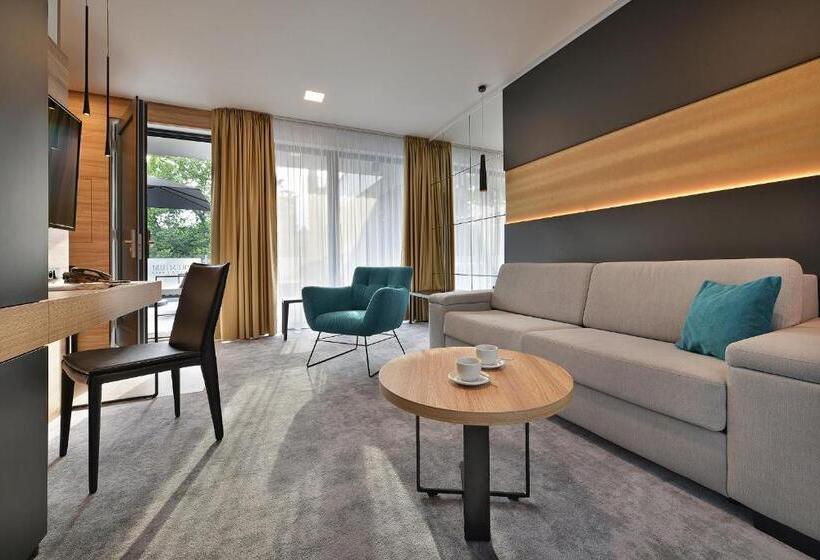 סוויטה עם טרסה, Premium Wellness & Wine Hotel Znojmo