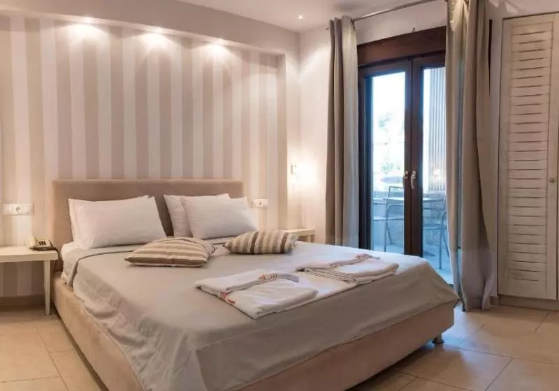 Chambre Standard, Stamos