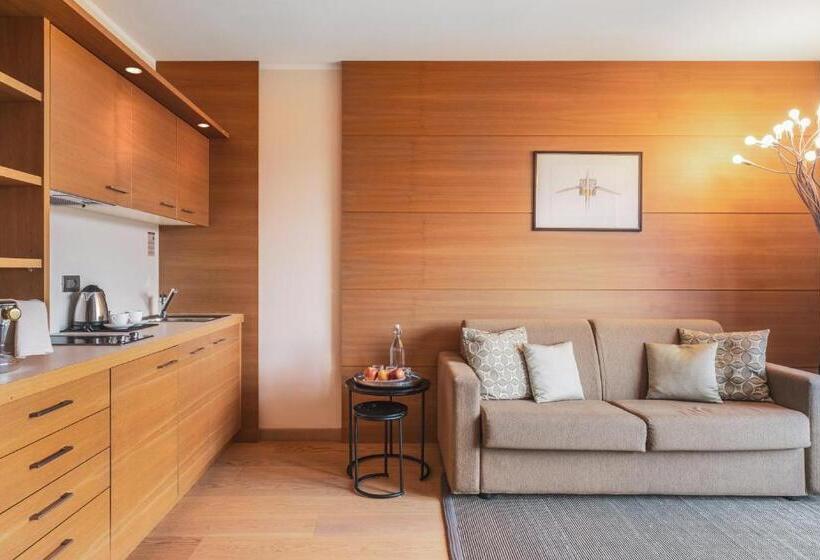 سوییت جونیور لوکس, Art & Design Hotel Napura