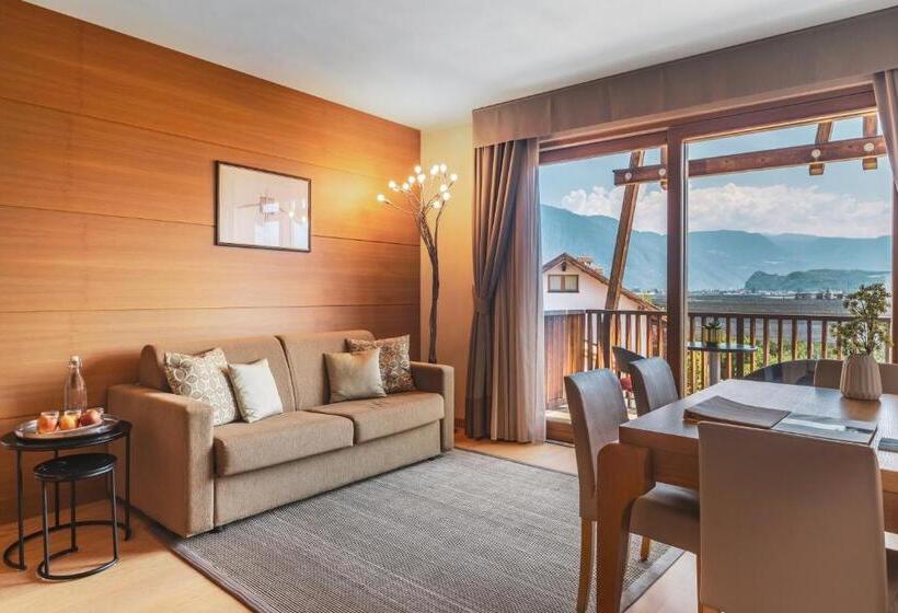 Deluxe Suite King Bed, Art & Design Hotel Napura