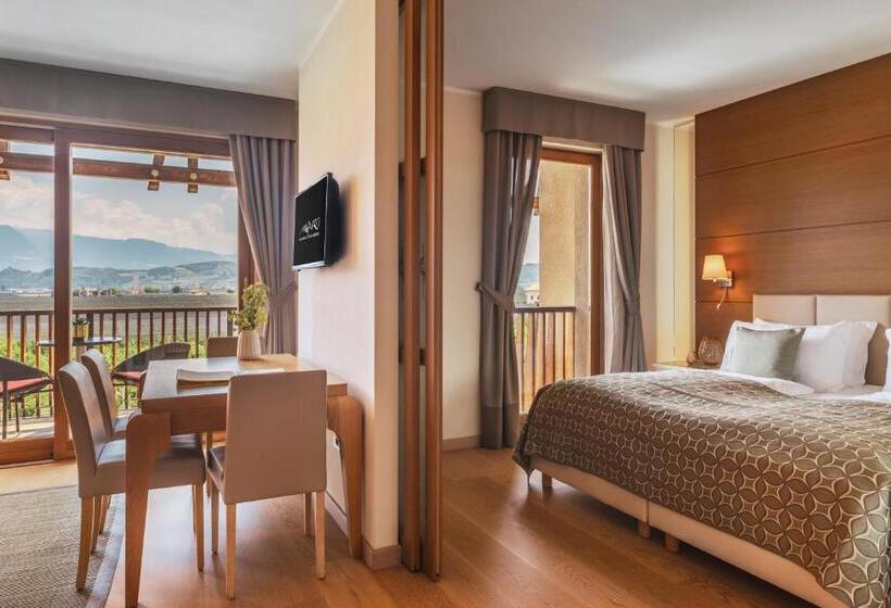 Deluxe Suite King Bed, Art & Design Hotel Napura